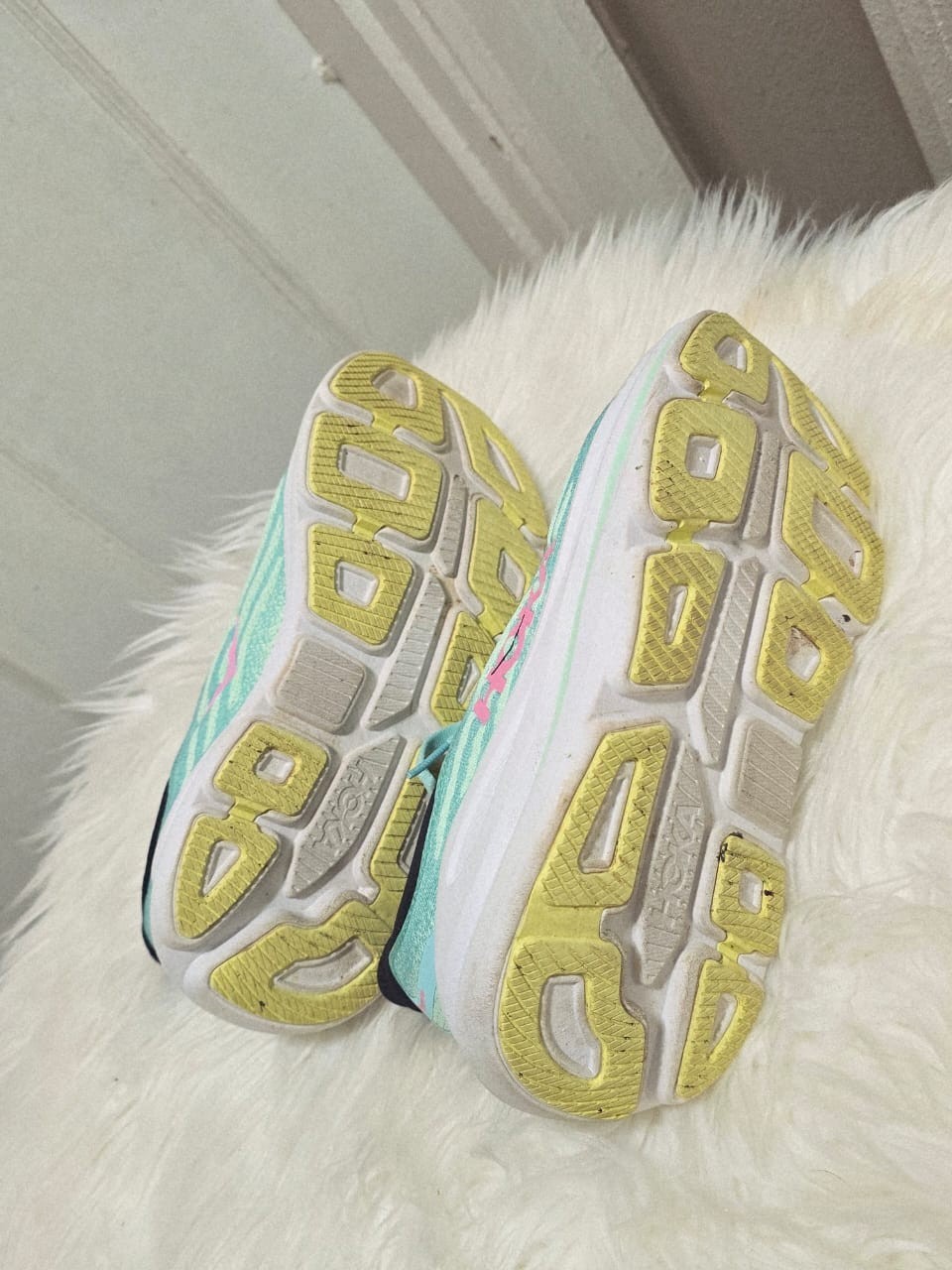 HOKA One One Bondi 9 Running Shoes Women's 6.5B Luna Moth Blue Spark thumbnail 7