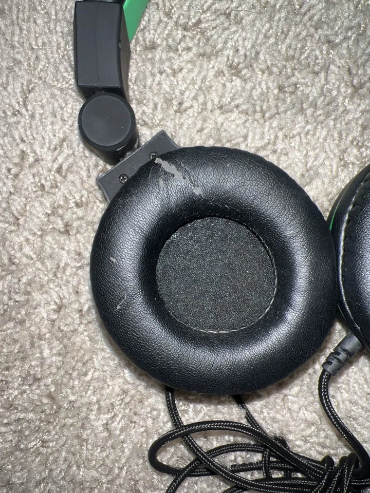 Auriculares para juegos con cable 3A DreamGEAR GRX-340 para Xbox One negros y verdes Foto 3 de 3