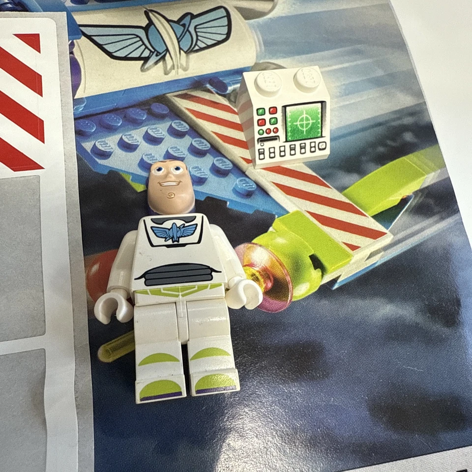 LEGO Toy Story: Buzz's Star Command Spaceship (7593) INCOMPLETE See Pictures - Image 4 of 4