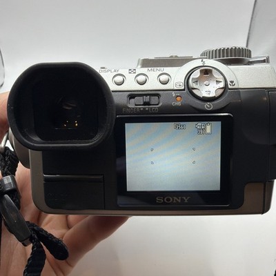 Sony Cyber-Shot DSC-F717 Compact Digital Still Camera Bundle