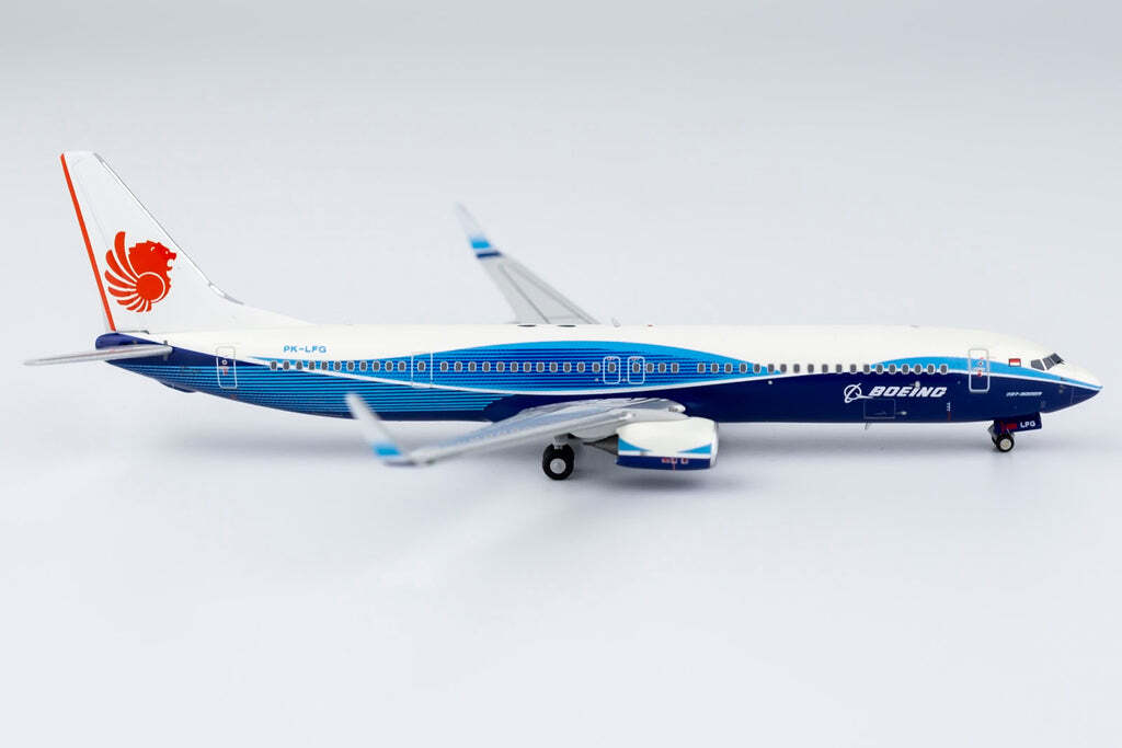 Lion Air Boeing 737-900ER PK-LFG Dreamliner NG Model 79011