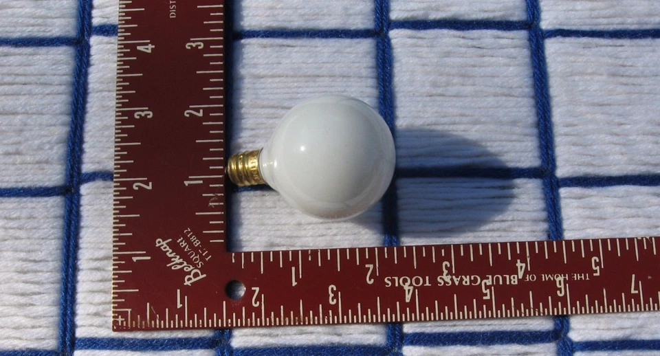 new C7 snow WHITE CHRISTMAS LIGHT bulb G12.5 Round GLOBE 10W make up mirror E12  - Image 2 of 4