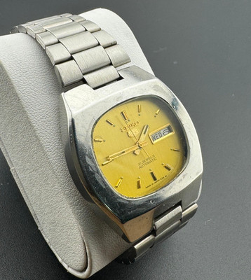 Vintage Seiko 5  Automatic Authentic Japan Made Men's Wrist Watch