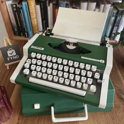 tippbereit   Olympia Traveller de Luxe - neues Farbband - Reiseschreibmaschine
