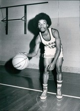 1974 Dunedin High Falcons Coach Bill Bates Team Basketball Vintage Photo 6x8