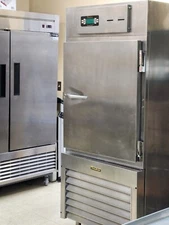 TRAULSEN RBC100-ZKR02 SELF CONTAINED REACH IN 100LB BLAST CHILLER TESTED