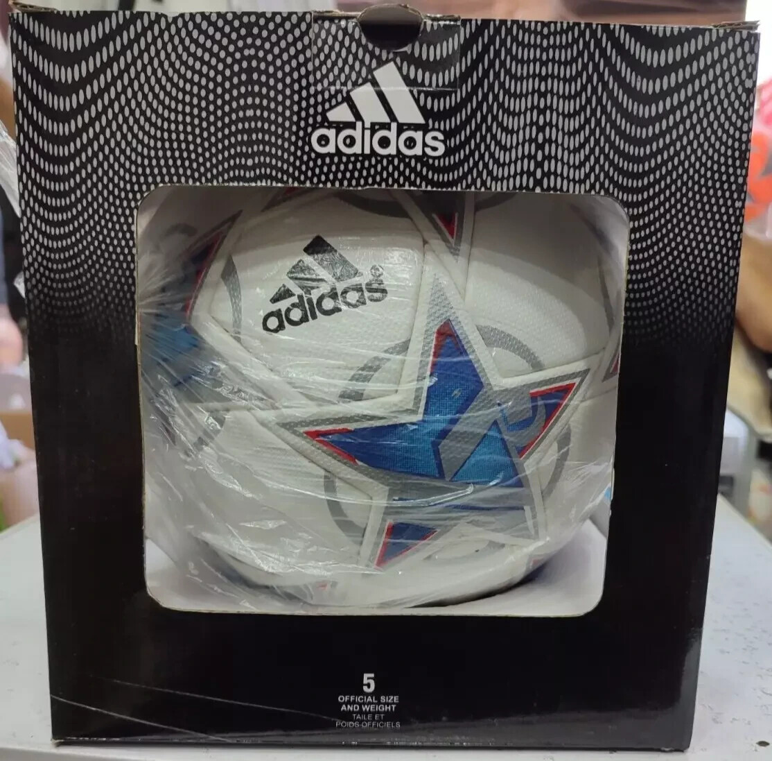adidas UEFA Champions League 2023/2024 Football