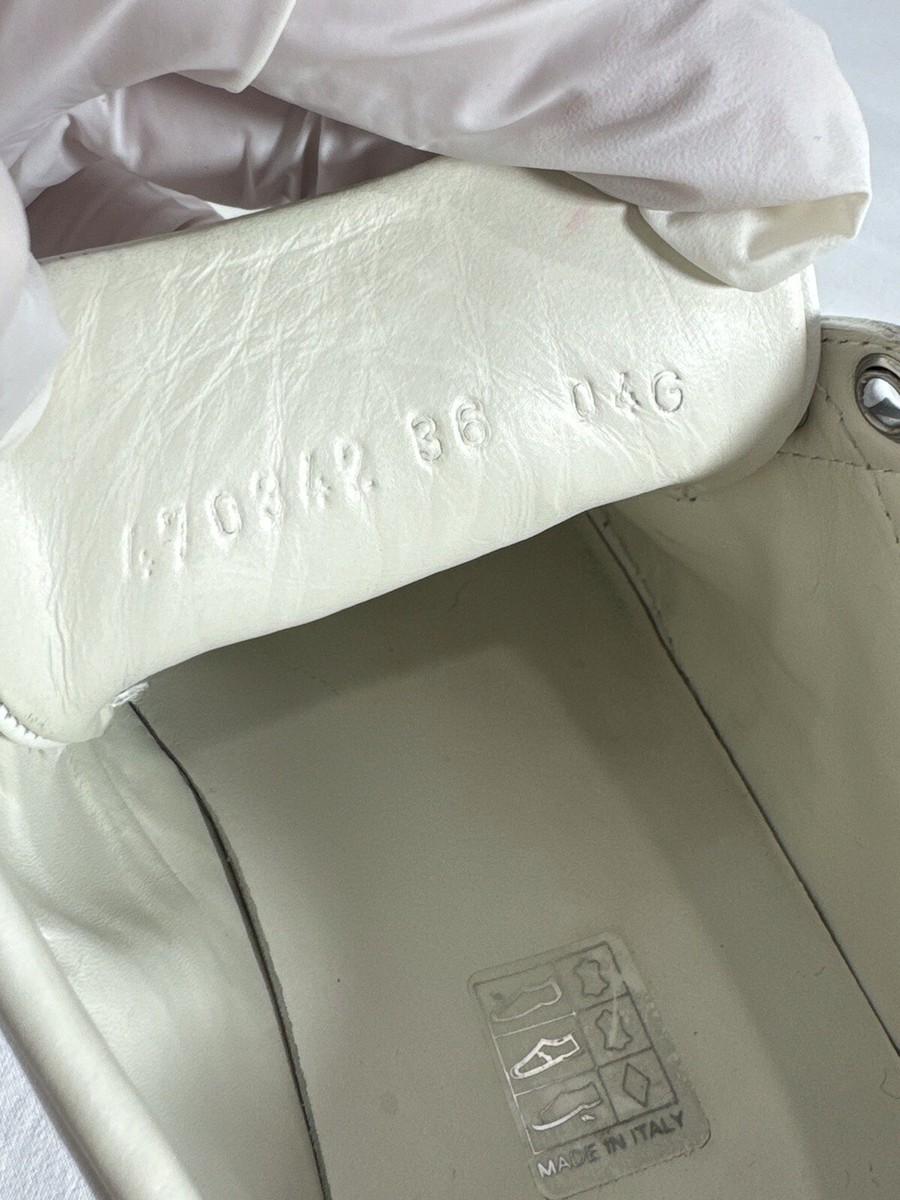 GUCCI White Leather Blind For Love Low Top Sneakers Made in