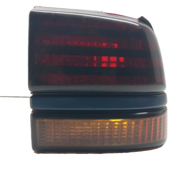1988-1994 PONTIAC SUNBIRD REAR RIGHT PASSENGER SIDE TAIL LIGHT OEM, 16508366