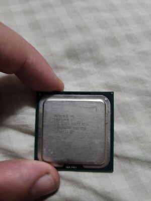 Intel Pentium D 915 2.8 GHz Dual-Core SL9DA 4M/800/05A