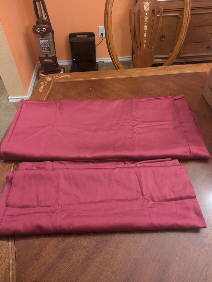 Distant Land flat sheet  Queen individual  Maroon & 2 Pillow Cases 100, %Cotton - Image 3 of 4