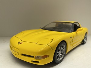 Maisto 1 18 Scale 2001 Yellow Corvette z06 Car DIE CAST 