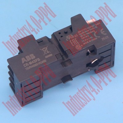 1Pcs New   CR-M4SFB Relay Socket Quality assurance *lm