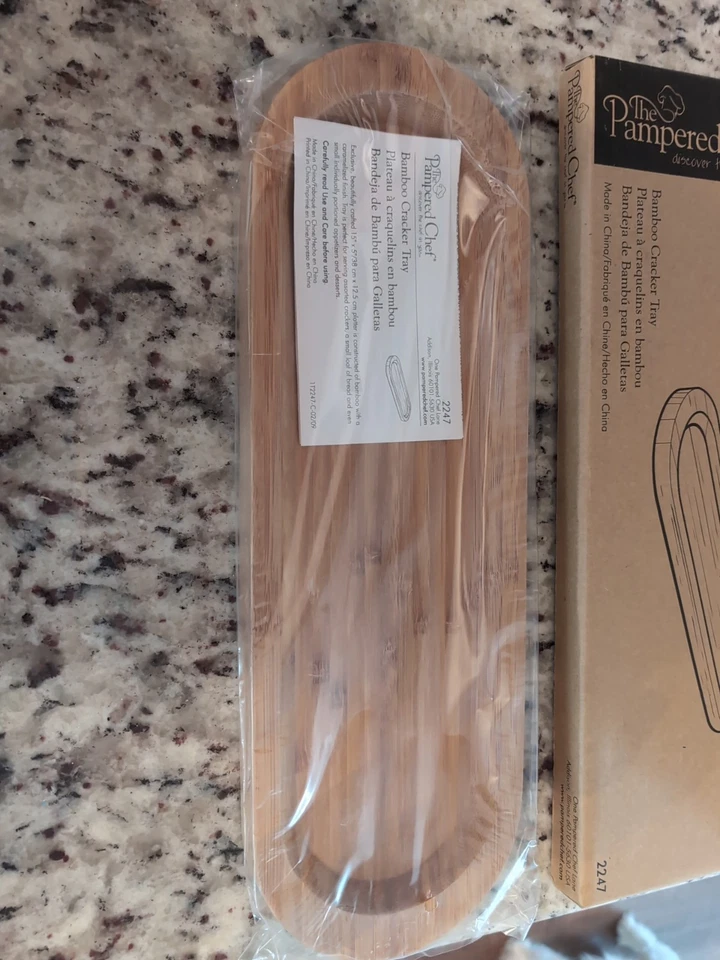 The Pampered Chef Bamboo Cracker Tray #2247 - Image 3 of 3