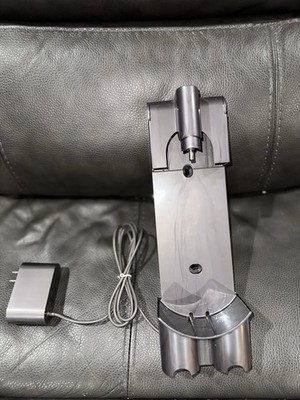 Genuine Dyson V7 V8 Vacuum  Charger & Wall Mount Docking Station / USED
