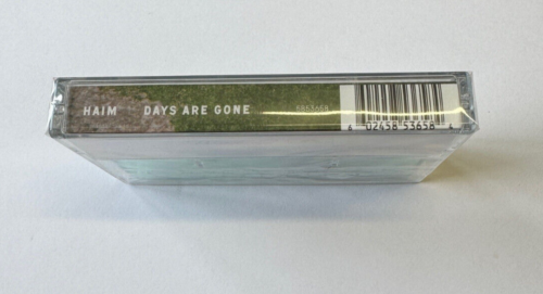 HAIM - Days Are Gone - LIMITED EDITION GREEN CASSETTE - BRAND NEW SEALED - Picture 3 of 3