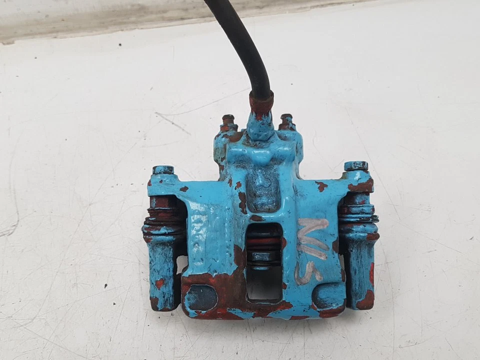 PINZA VOLVO V70 R AWD (LADO DEL PASAJERO TRASERO) 1997-2000 Foto 4 de 4