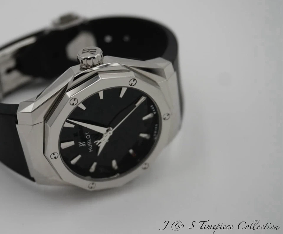 Hublot Classic Fusion Orlinski Titanium 40MM 550.NS.1800.RX.ORL19 US$ 12,6K - Imagem 4 de 4