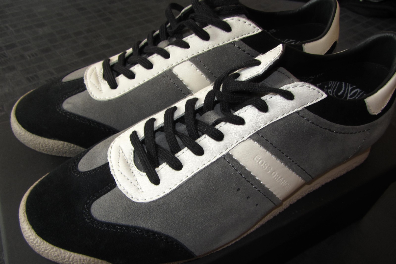 Hugo Boss Orange Sneaker Schuhe Gr. 44 neu Hugo Boss Orange Sneaker Schuhe Gr. 44 neu