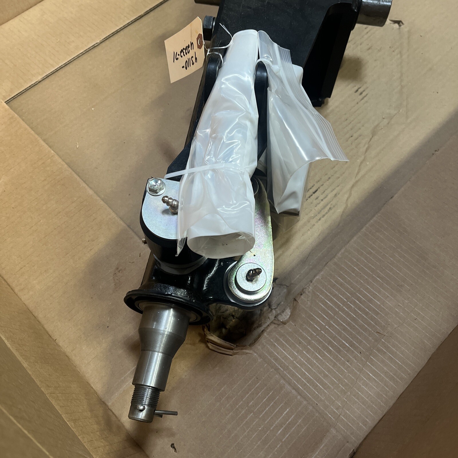 43110U223271 8FGU25 , 8FDU25 New Steeraxle Toyota Forklift Steer Axle