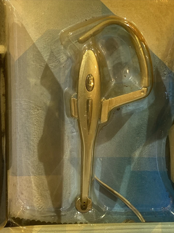 Vintage Net 10 Nokia 1100 Accesorios Cargador de Coche/Juego de Cabezales/Estuche NUEVO STOCK ANTIGUO Foto 3 de 4