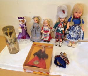 vintage souvenir dolls