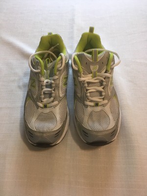 new balance country walkers