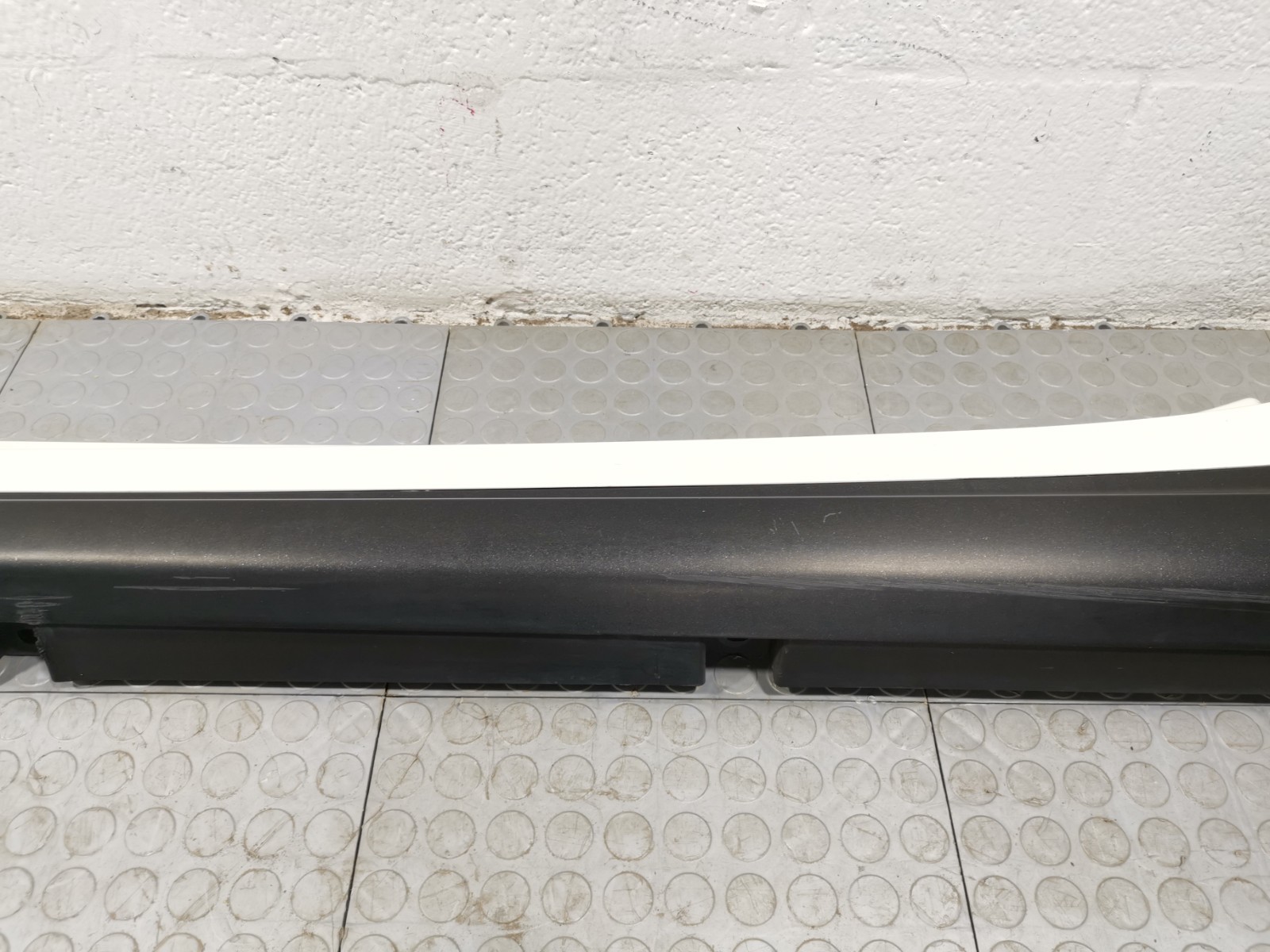 Maserati Ghibli 2017 RWD M156B 3.0 L Left Driver Side Skirt Rocker Panel OEM