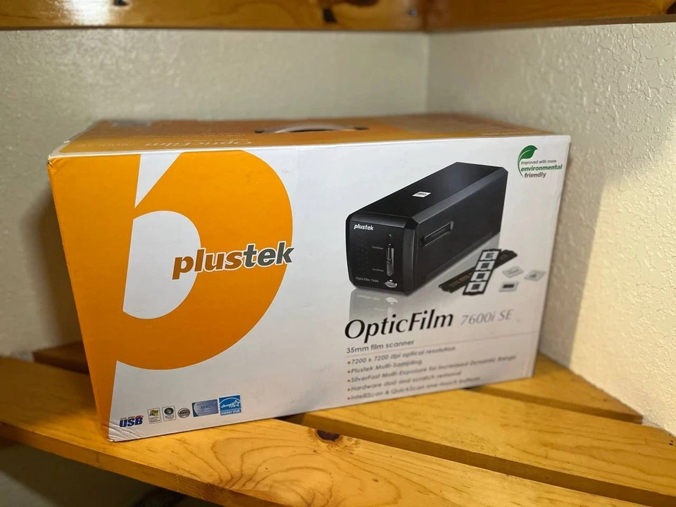 Escáner de película PLUSTEC OpticFilm 7600i SE 35 mm - 7200 x 7200 DPI, caja abierta completa Foto 2 de 4