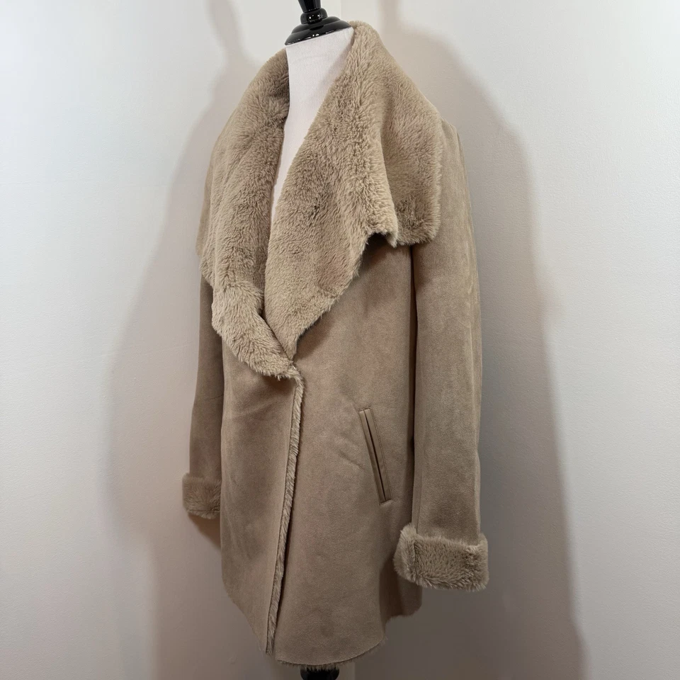 Abrigo de piel sintética Kut from the Kloth S chaqueta sherpa de gamuza abotonada longitud media Foto 2 de 4