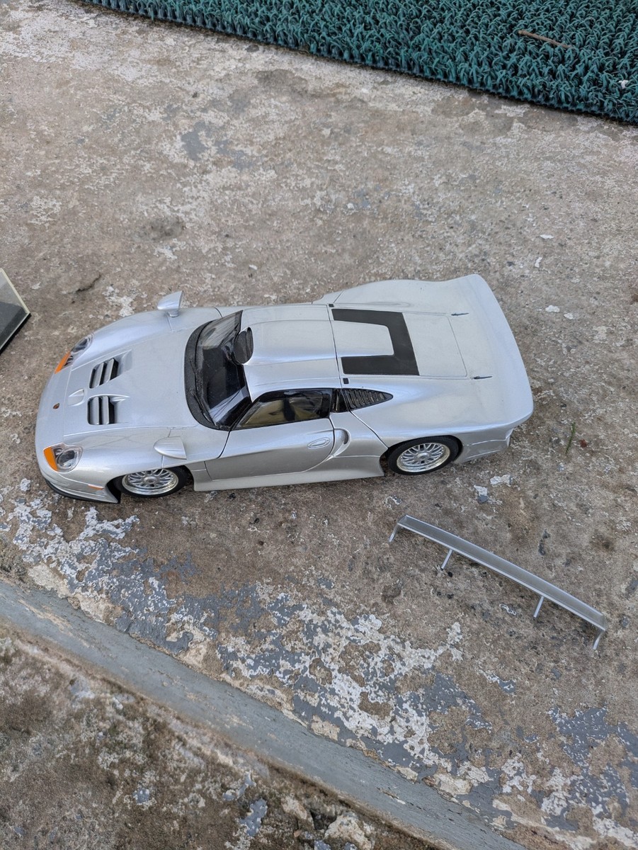 UT Models 1:18 Porsche 911 GT-1 Silver Diecast Car with Opening