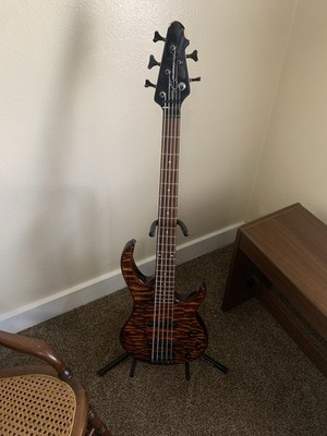 Peavey Milestone   5 Sunburst Plus Bass Guitar - 5 String