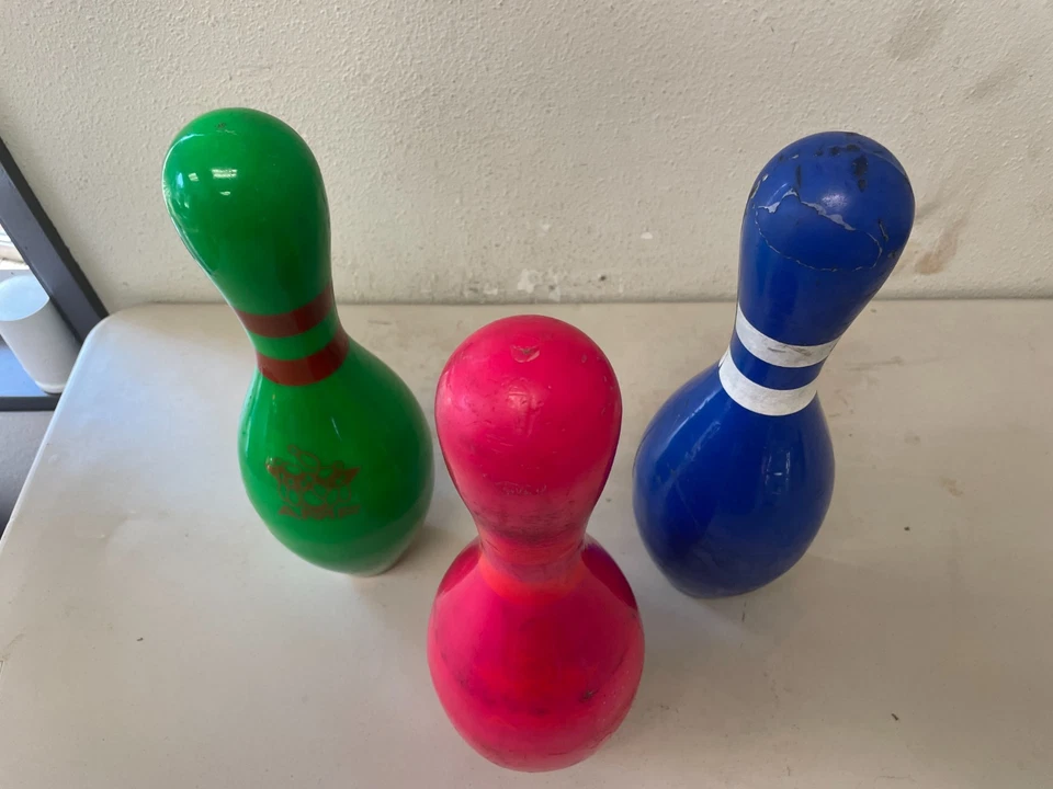 Lot of 3 AMF Bowling Pins – Vintage Colored Pins Blue Green Red Man Cave Deco - Image 2 of 4