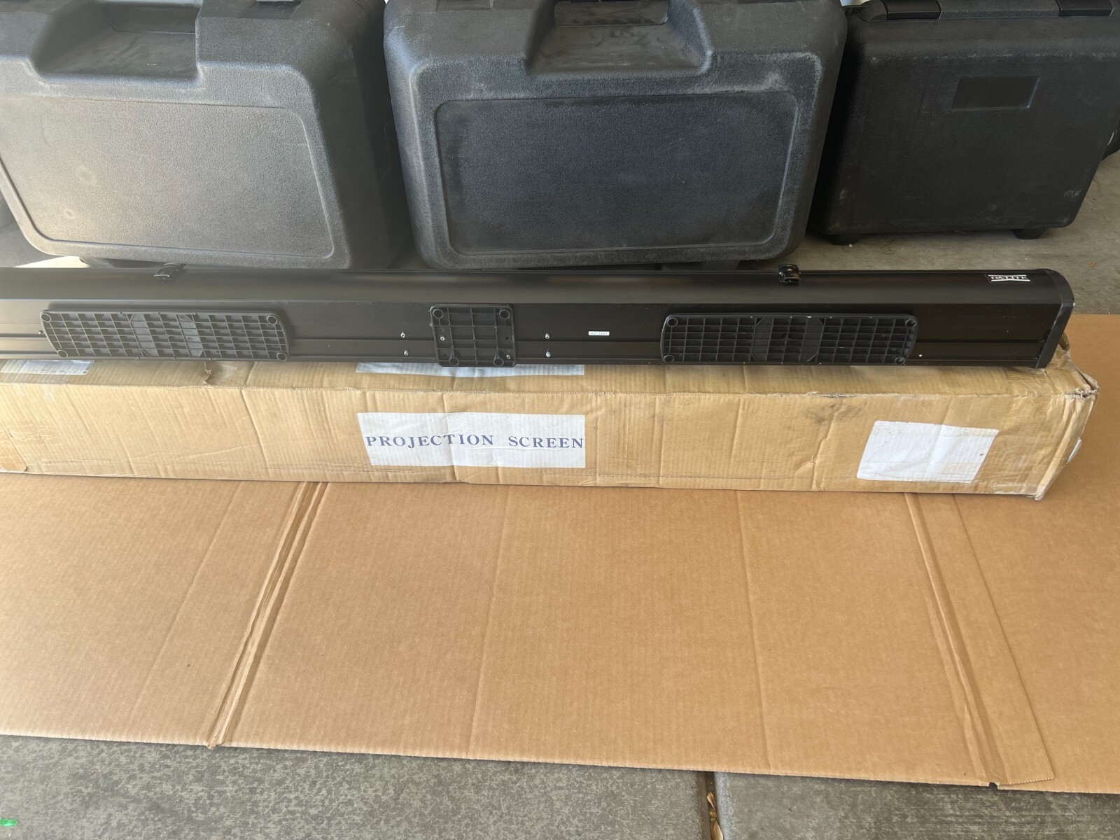 Da-Lite 83315 60 Inch Diagonal Deluxe Insta-Theater Screen [ 36" x 48" x 60" ]