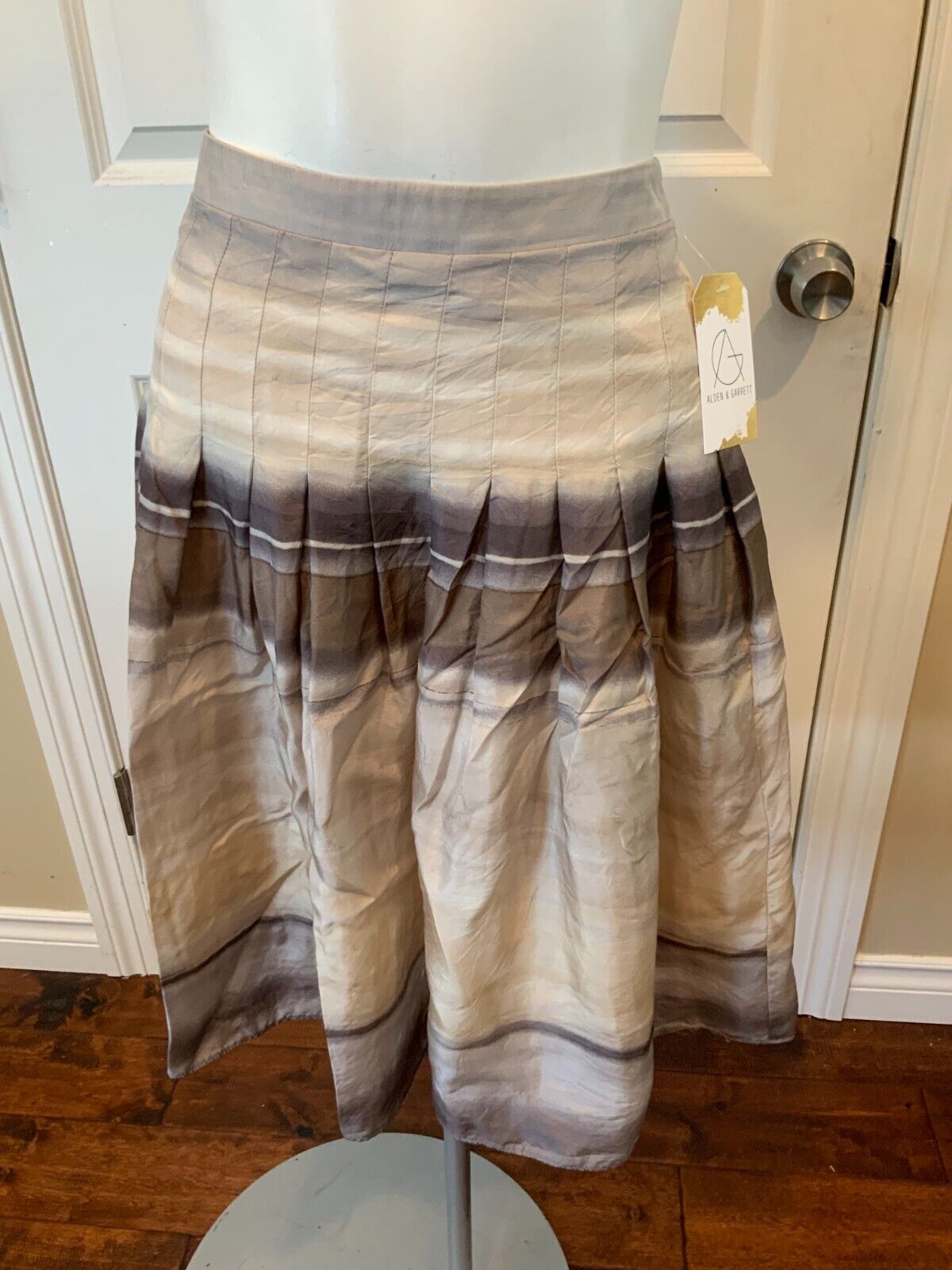 Theory Tan & Brown Striped Pleated 100% Silk Skir… - image 2