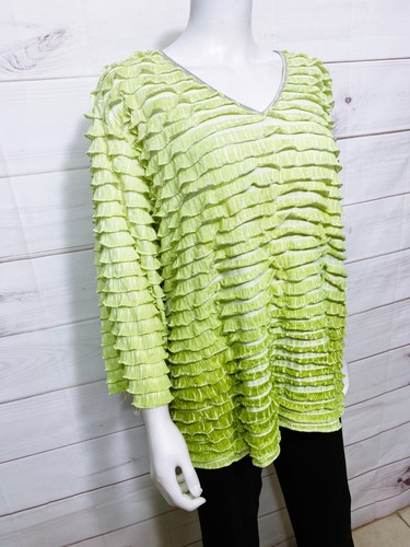 Maggie Barnes Womens Pleated Top Size 3X Yellow Green V-Neck Stretch - Picture 2 of 8