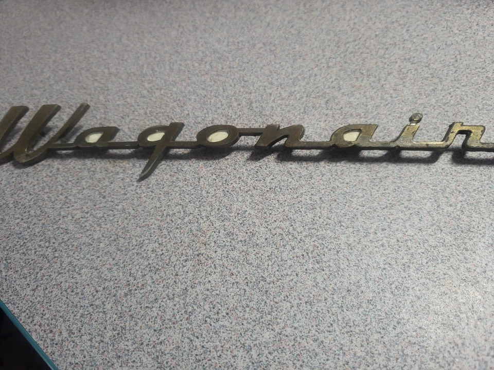 Studebaker Wagonaire 1963 camioneta insignia emblema escritura dorada 1352890V Foto 2 de 4