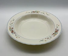 Arcopal France Victoria 12.5 Inch LARGE Scalloped Pasta Serving Bowl