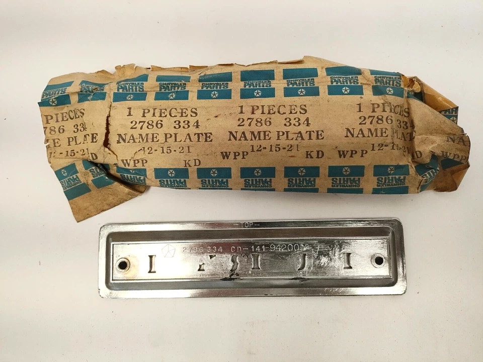 Plymouth Fury I 1968 guardabarros emblema insignia logotipo 2786334 nuevo en stock Foto 2 de 2