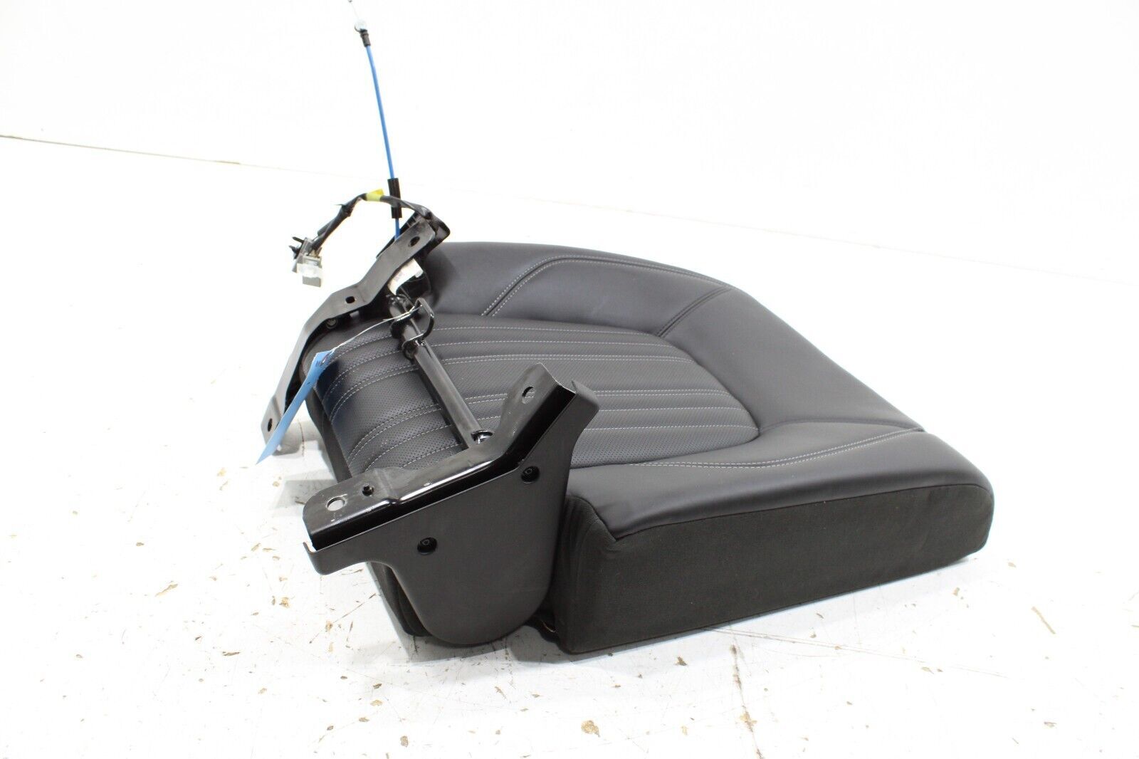 2017 - 2020 MASERATI LEVANTE REAR RIGHT PASSENGER SIDE UPPER SEAT CUSHION OEM