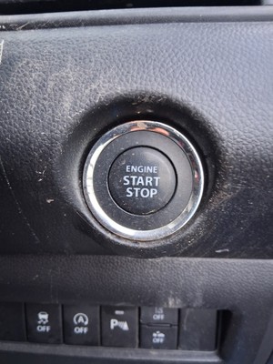 2021 SUZUKI SWIFT A2L MK4 OSF FAHRERSEITE VORNE RECHTS START STOP KNOPF SCHALTER