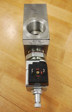 General Hydraulics Corp C8425 1" Hydraulic Flow Control Valve with Parker 24vdc