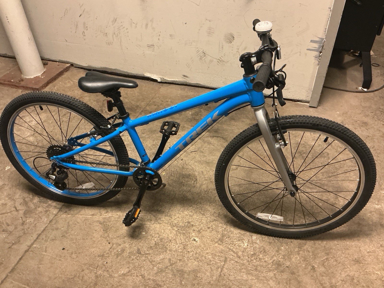 NEW**Trek WAHOO!  Kids Bike,24in,8spd Shimano Altus,store price=$600,lightweight
