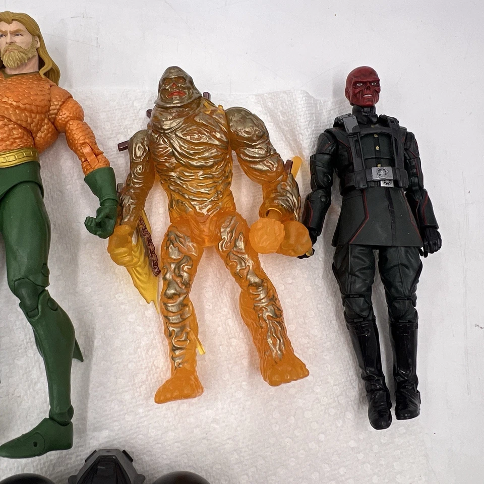 Lote de bonecos Marvel Mysterio, Caveira Vermelha, Homem Fundido, Aquaman ação mista e peças - Imagem 4 de 4