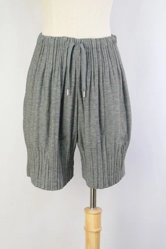 Authentic PLEATS PLEASE Gray Short Pants ISSEY MIYAKE 222 9974