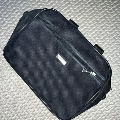 Mendoza Black Messenger Bag Zip Shoulder Strap Men's Solid Travel Casual