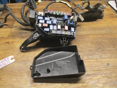 10-13 SUZUKI KIZASHI FUSE BOX CIRCUIT BLOCK RELAY JUNCTION  COMPARTMENT COMPLETE