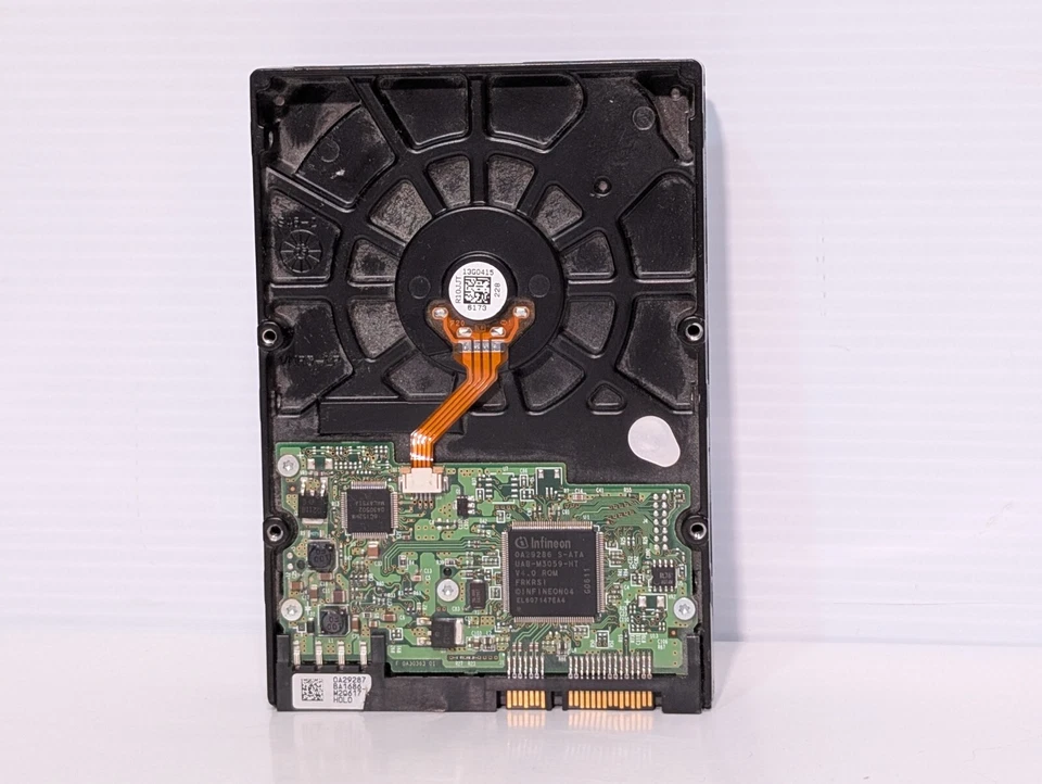 Hitachi HDS728080PLA380 Deskstar 80GB 3.5" SATA Hard Drive, 7200rpm - Image 3 of 4