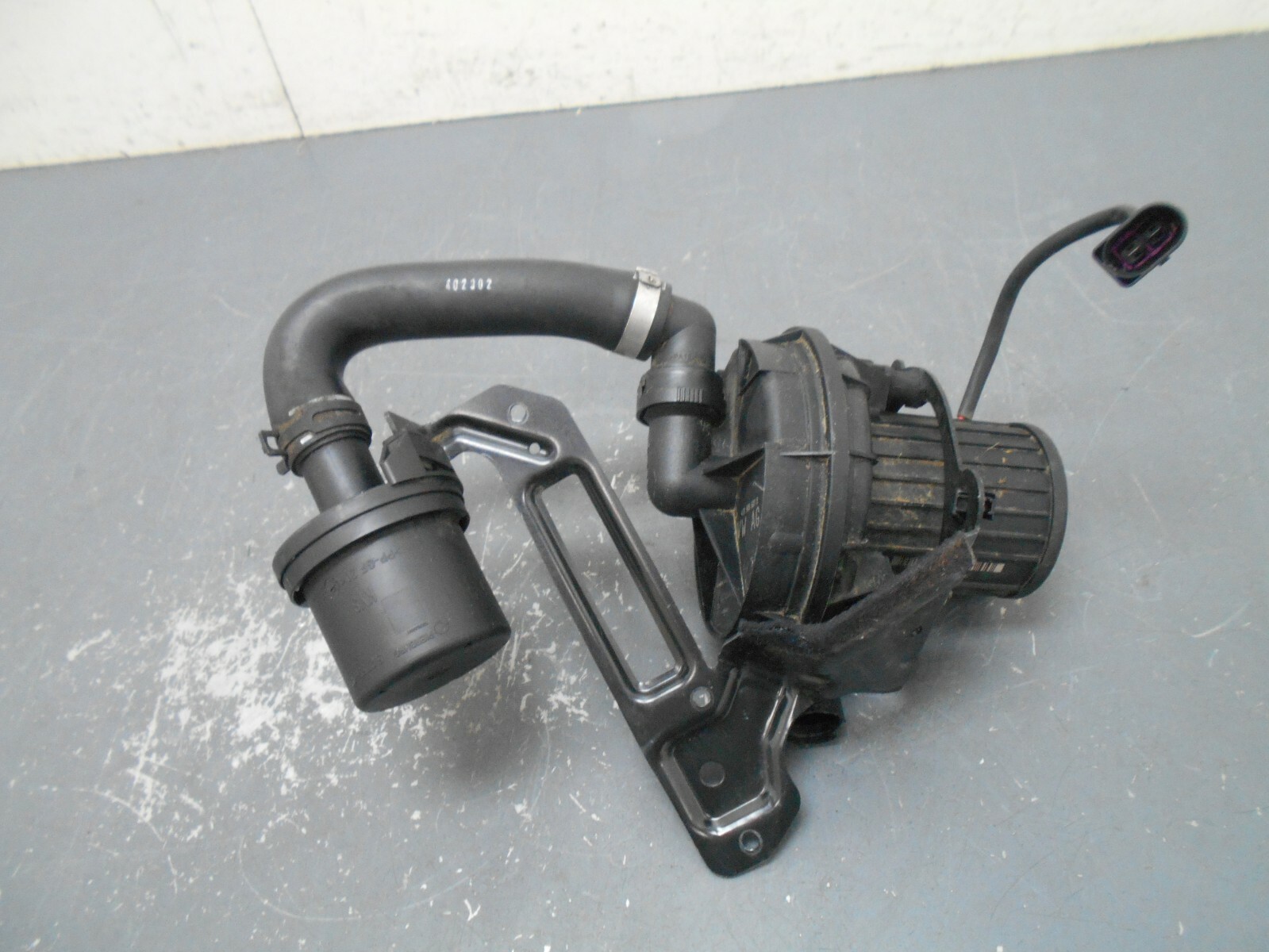 2014 11 12 13 14 Audi R8 V10 Secondary Air Pump A.I.R.  #01602 i1