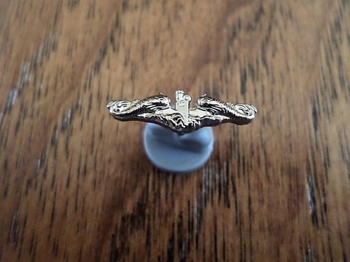 U.S MILITARY NAVY SILVER ENLISTED MEN SUBMARINE HAT PIN LAPEL PIN MINIATURE - Picture 2 of 10